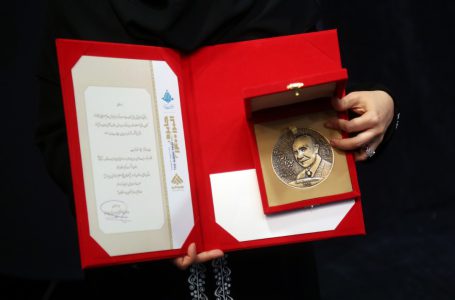 گزارش تصویری مراسم اعطای جایزه البرز ۱۴۰۰ با تجلیل از 59 نخبه علمی کشور